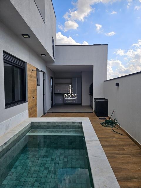 Casa com piscina à venda em condomínio em Indaiatuba-SP