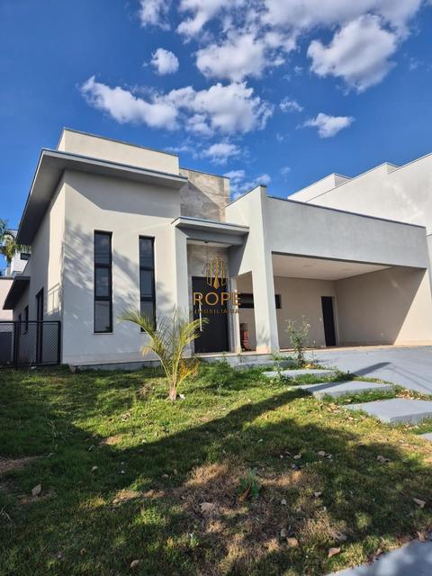 Casa para alugar com 3 quartos em Salto no condomínio Central Parque 